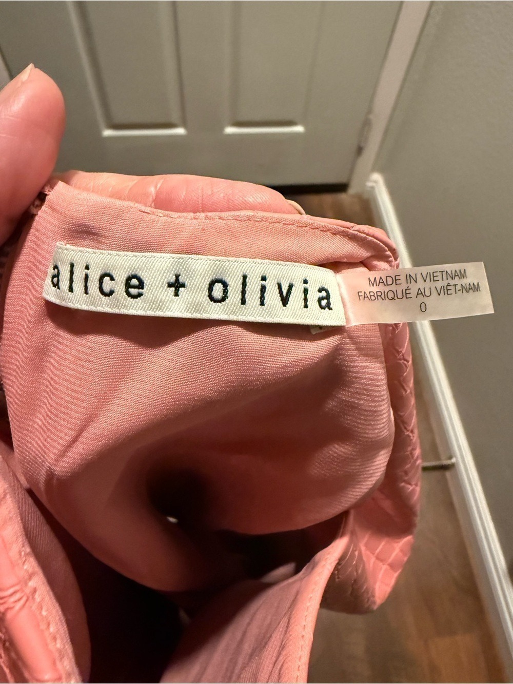 ALICE + OLIVIA Daven Croc Vegan Leather Pink Sleeveless minidress. Size 0 - Picture 3 of 8